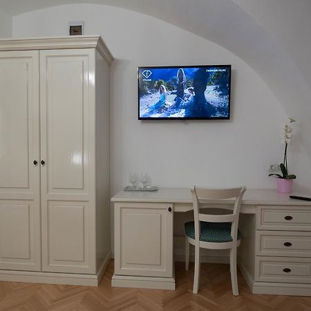 Baroc Apartments & Studio Сибиу Екстериор снимка