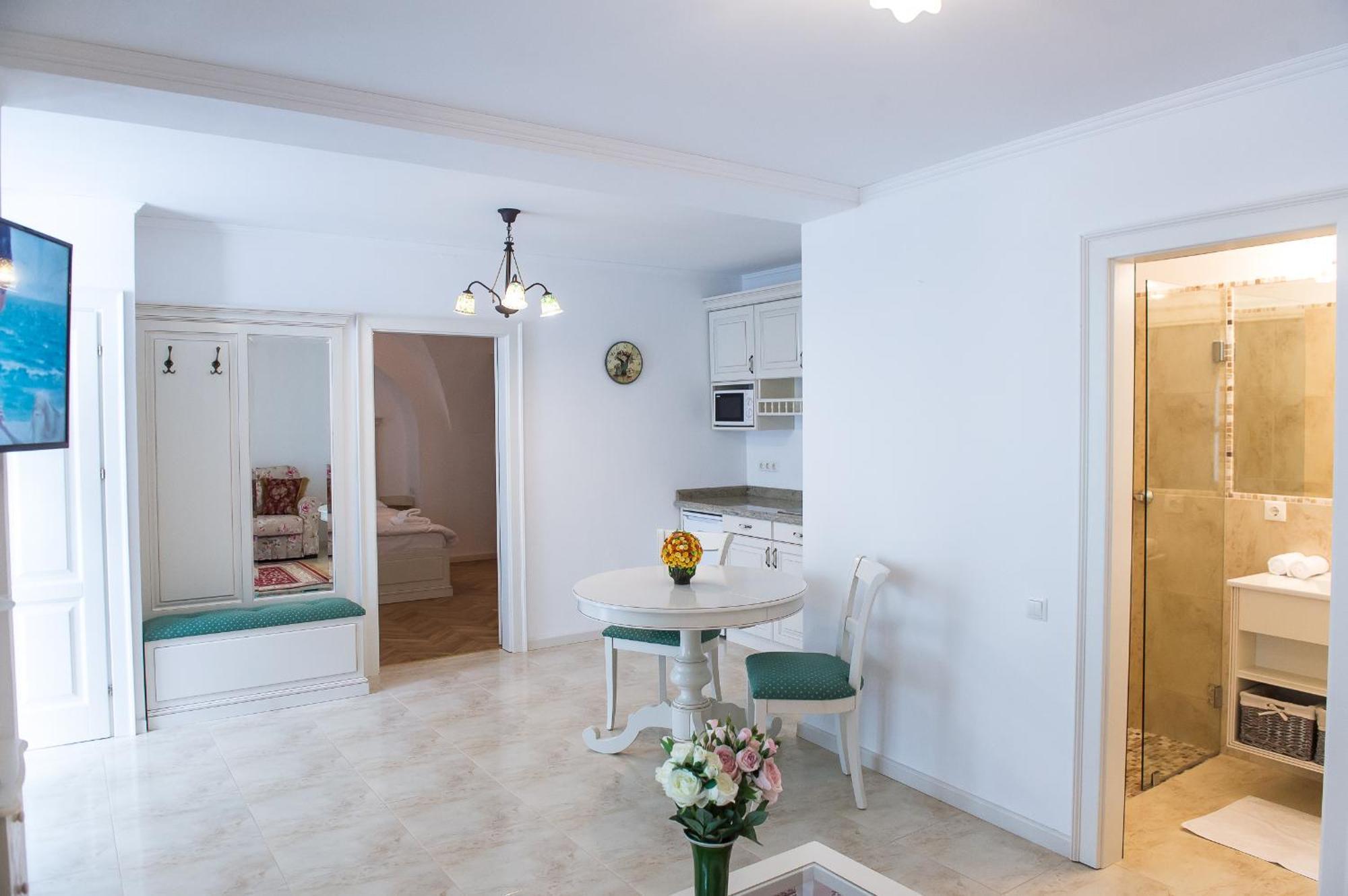 Baroc Apartments & Studio Сибиу Стая снимка