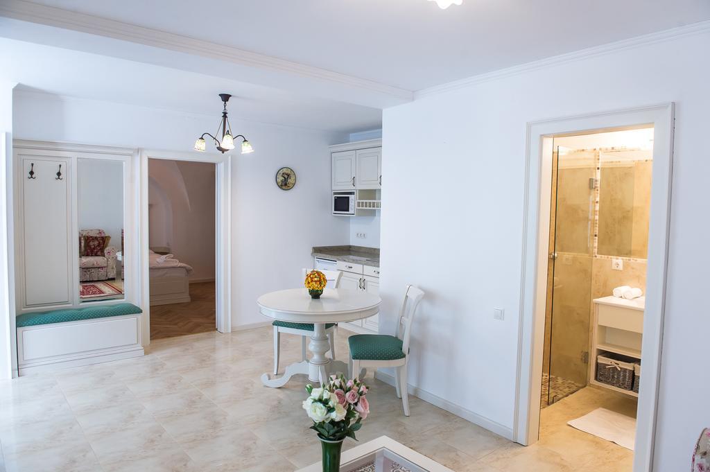 Baroc Apartments & Studio Сибиу Екстериор снимка