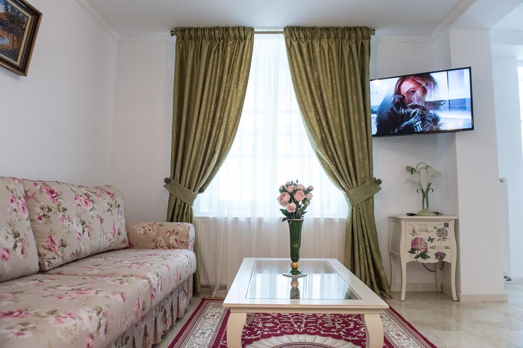 Baroc Apartments & Studio Сибиу Екстериор снимка