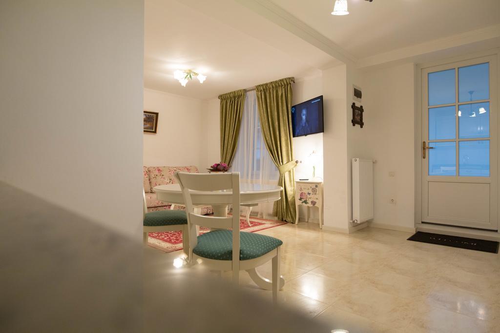 Baroc Apartments & Studio Сибиу Екстериор снимка