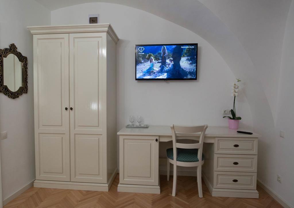 Baroc Apartments & Studio Сибиу Екстериор снимка